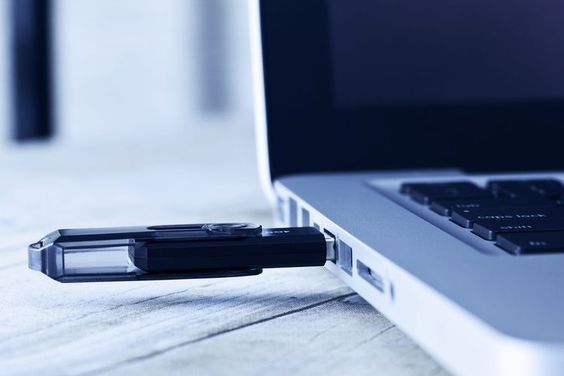 Stick USB bootabil cu Win 7